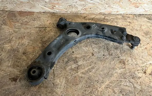 KIA Sorento Front lower control arm/wishbone
