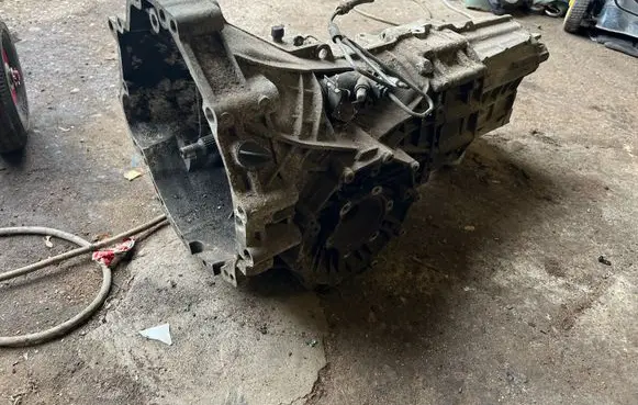 Audi A4 S4 B7 8E 8H Manual 6 speed gearbox 01X301211F