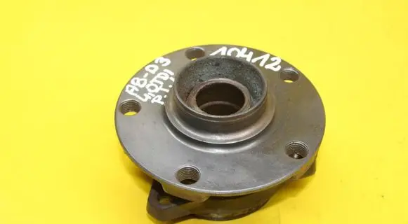 Rear wheel hub