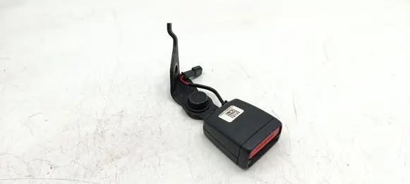 BMW 2 G42 Seat belt adjustment rail 646103800E