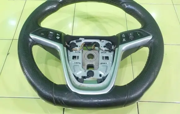 Opel Zafira C Steering wheel UP189