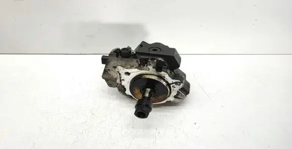 BMW 7 E65 E66 Fuel injection high pressure pump 7795713 0445010126