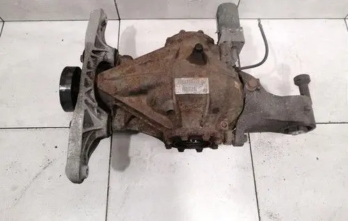 BMW 6 F12 F13 Rear differential/diff mount bracket 33108090481