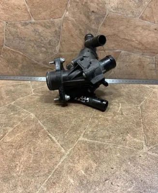 Mercedes-Benz CLA C117 X117 W117 Thermostat A2702000615