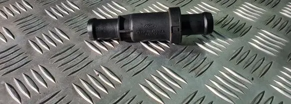 Ford Mondeo Mk III Engine coolant pipe/hose XS7H18495EA