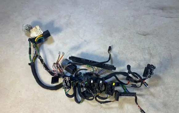 BMW 7 E23 Panel wiring 61111371151