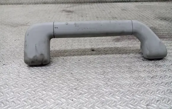 Volkswagen Touareg I Front interior roof grab handle