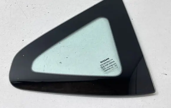 Nissan Qashqai Rear side window 43R00048 DOT24M188AS2