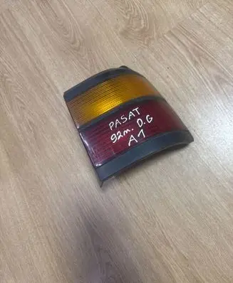 Volkswagen PASSAT B3 Rear/tail lights 333945257