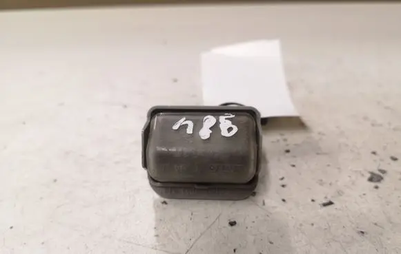 Mazda 6 Number plate light 13061971