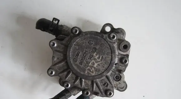Audi A4 S4 B7 8E 8H Vacuum pump 03g145209