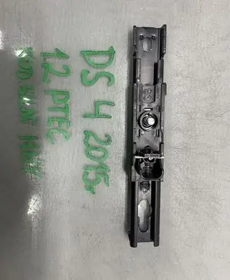 Citroen DS4 Seat belt adjustment rail 