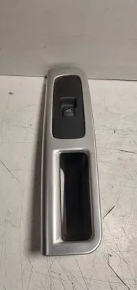 Volvo V50 Electric window control switch 8663815
