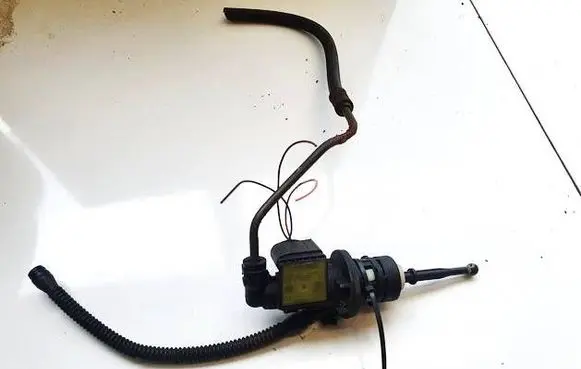 Skoda Octavia Mk2 (1Z) Clutch master cylinder 1k0721388s