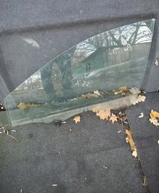 Hyundai ix35 Front door window glass four-door