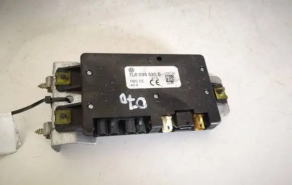 Volkswagen Touareg I Antenna control unit 7L6035530B