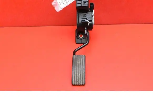 Mitsubishi Grandis Accelerator throttle pedal APM30019