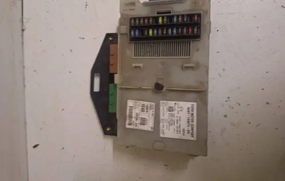 Ford Galaxy Fuse module 6G9T14A073DH 28065829 LTQF01125TP
