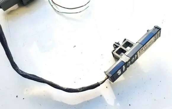 Mazda CX-7 Antenna control unit eh14676n0a 58778a