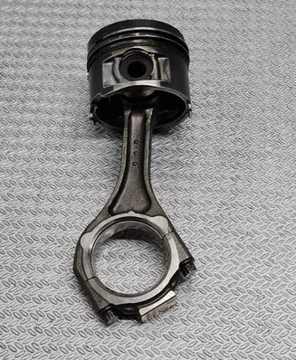 Opel Signum Piston with connecting rod