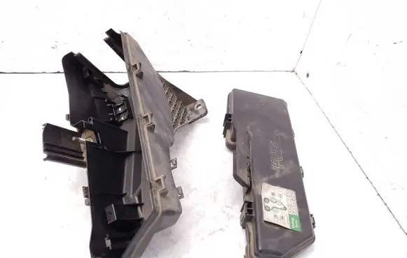 Volvo S60 Fuse box cover 9494211 9494210 9494440