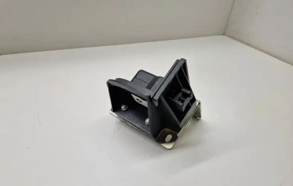 BMW X3 F25 Parcel shelf load cover mount bracket 9168474