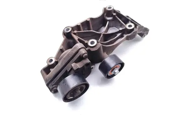Nissan Navara D23 Generator/alternator bracket 117107563R