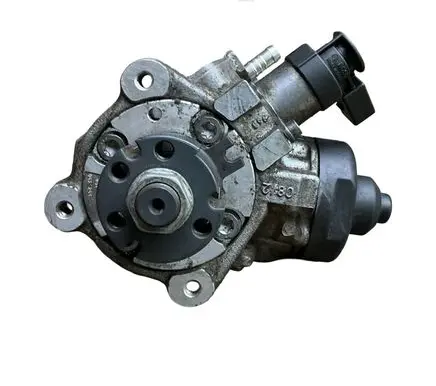 Volkswagen PASSAT B6 Fuel injection high pressure pump 03L130755L 0445010526