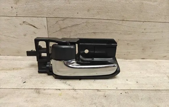 Toyota Corolla Verso E121 Rear door interior handle trim 