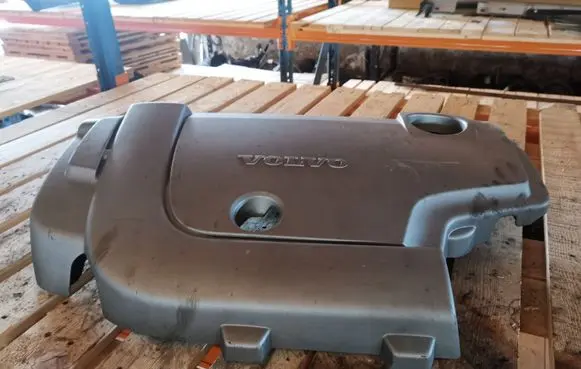 Volvo XC60 Engine cover (trim)