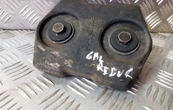Dodge Nitro Rear differential/diff mount bracket 52114861AA