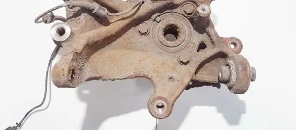 Rear wheel hub