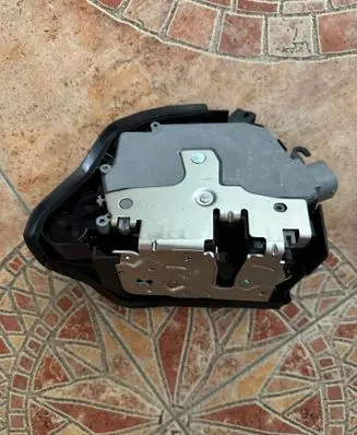 BMW X5 E53 Front door lock 51218402537