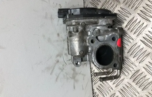 Toyota Avensis T270 EGR valve 258000R010 VN1501000041