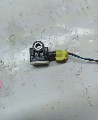 Volkswagen PASSAT B6 Airbag deployment crash/impact sensor 6R0959351A