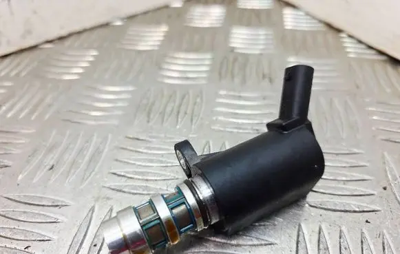 Audi A1 Oil pressure sensor 05C906455D