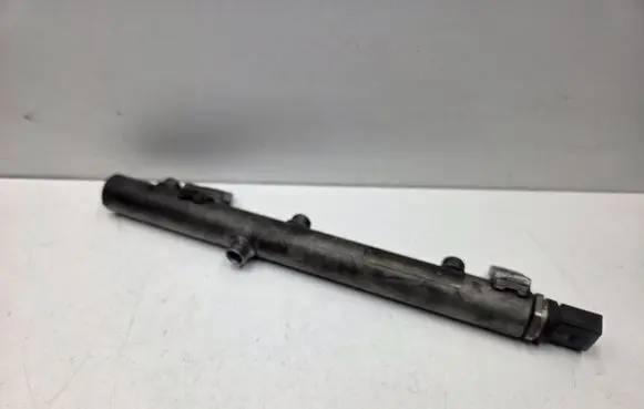 Mercedes-Benz E W212 Fuel main line pipe A6420702595 6420702595