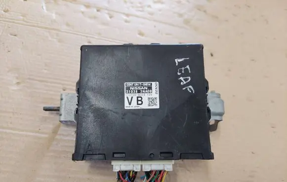 Nissan Leaf I (ZE0) Gearbox control unit/module 310383NA0B 1127008003