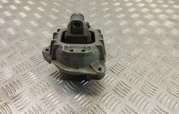 BMW 5 F10 F11 Engine mount bracket 6777374