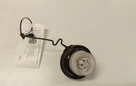 Toyota Avensis T270 Fuel tank filler cap