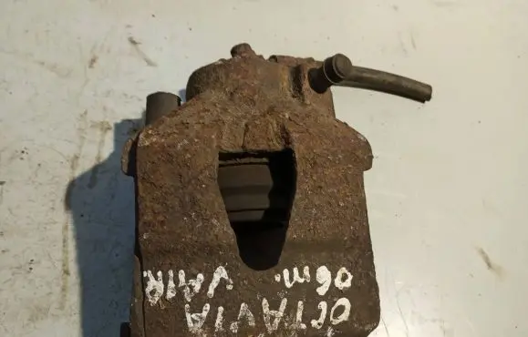 Skoda Octavia Mk2 (1Z) Front brake caliper