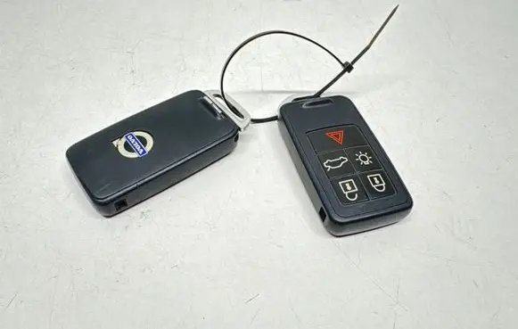 Volvo V40 Ignition key/card 30659607