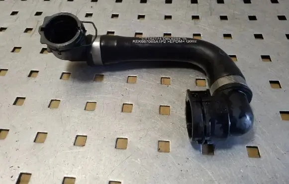 Mercedes-Benz GLC X253 C253 Engine coolant pipe/hose A2535017382