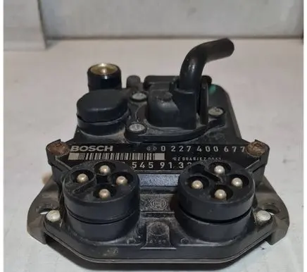 Mercedes-Benz E W124 Ignition amplifier control unit 0227400677 0085459132