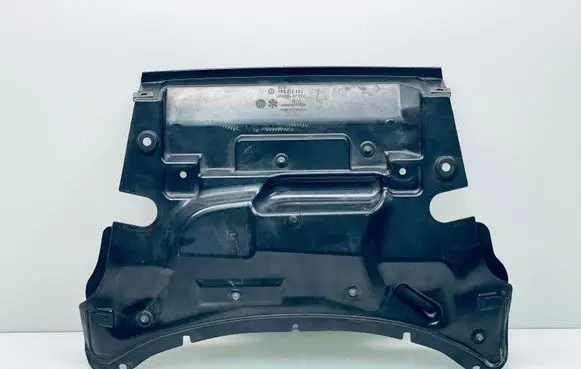 Volkswagen Touareg II Heat shield in engine bay 7P6819523