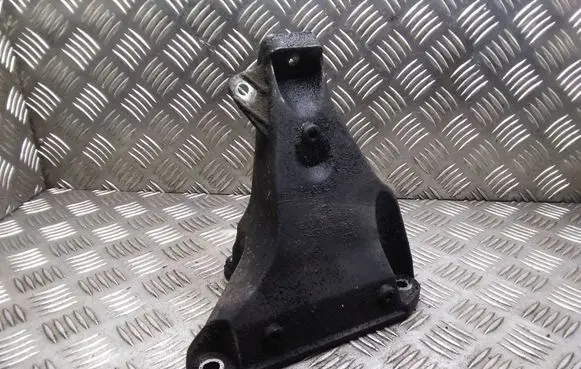 Volkswagen PASSAT B5.5 Engine mounting bracket 8D0199308AG