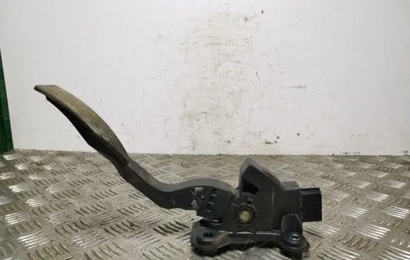 Mitsubishi Outlander Accelerator throttle pedal