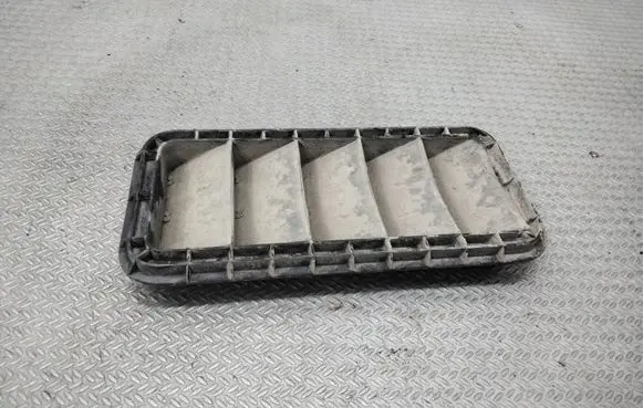Toyota Avensis Verso Quarter panel pressure vent 
