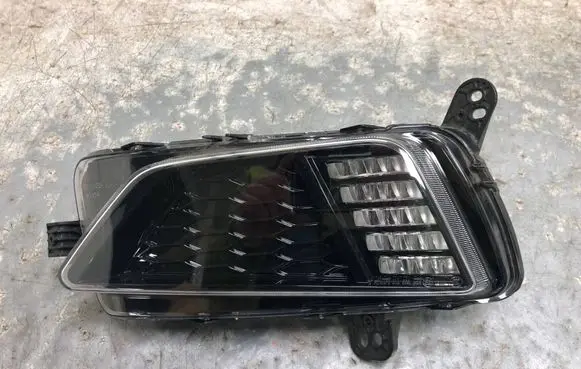 Volkswagen Polo VI Front fog light 2G0941661B-BILI 2G0941661B