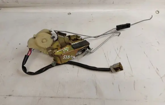 Honda CR-V Front door lock